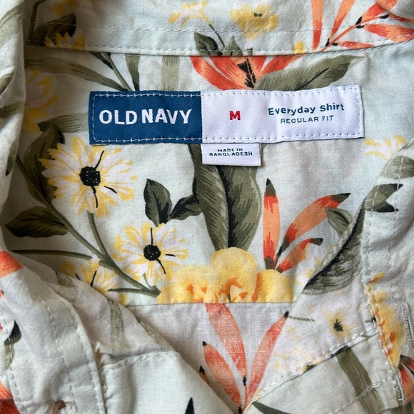 Old navy button down - Picture 2 of 3